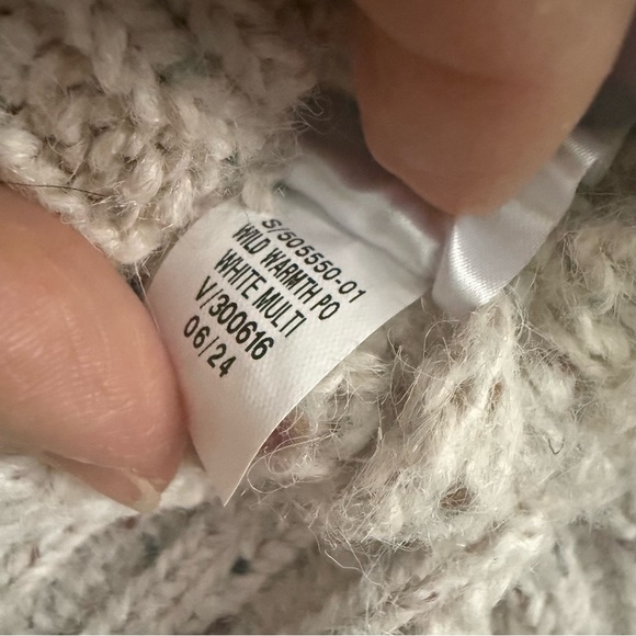 Old Navy Cozy Knit Women's Sweater - Cream and Confetti 🎉 - Picture 8 of 9